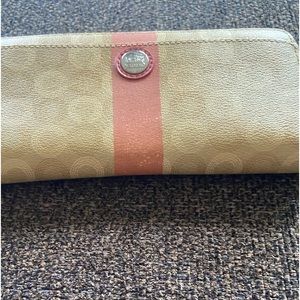 Coach Singature Beige leather wallet
